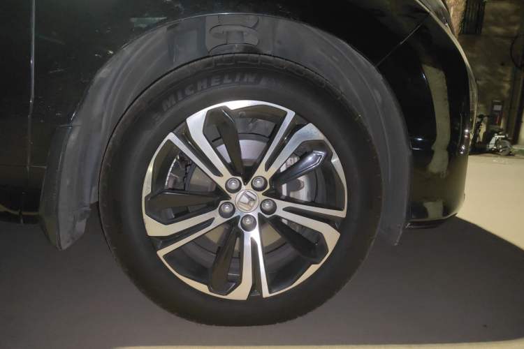 Used Honda UR-V 2017 370TURBO Four-Wheel Drive Prestige Edition China V Right Front Wheel Hub