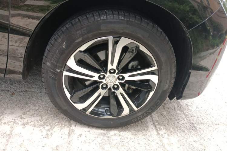 Used Honda UR-V 2017 370TURBO Four-Wheel Drive Prestige Edition China V Right Front Wheel Hub