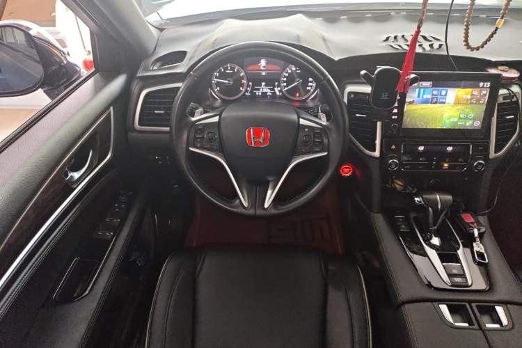 Used Honda UR-V 2017 240TURBO Two-Wheel Drive Luxury Edition China V Steering Wheel