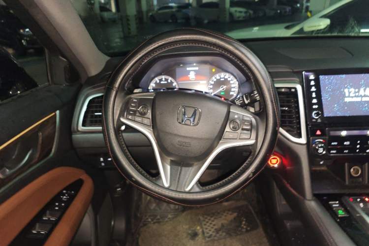 Used Honda UR-V 2017 370TURBO 2WD Prestige Edition China V Steering Wheel