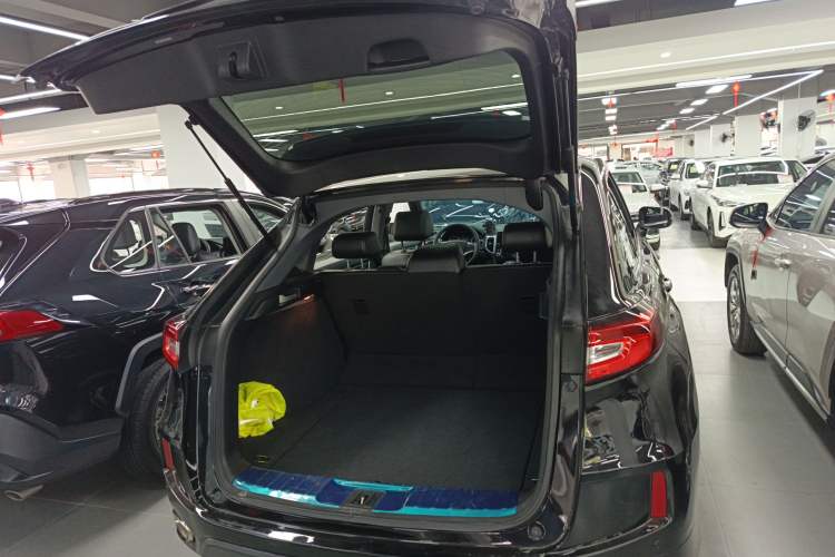 Used Honda UR-V 2017 240TURBO Two-Wheel Drive Classic Edition China VI Trunk