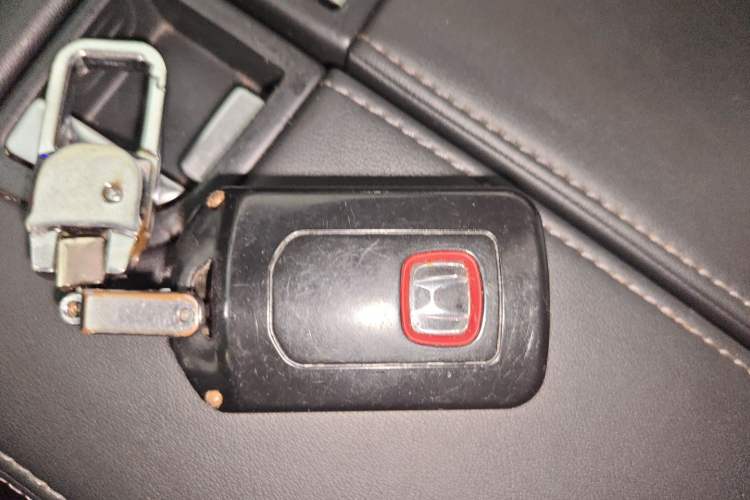 Used Honda UR-V 2017 240TURBO Two-Wheel Drive Luxury Edition China V Vehicle Key