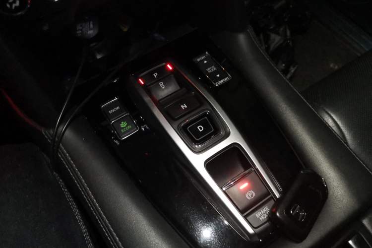 Used Honda UR-V 2017 370TURBO Four-Wheel Drive Prestige Edition China V Gear Lever