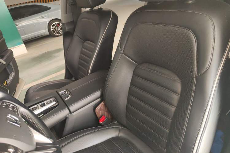 Used Honda UR-V 2017 370TURBO 2WD Prestige Edition China V Left Front Seat