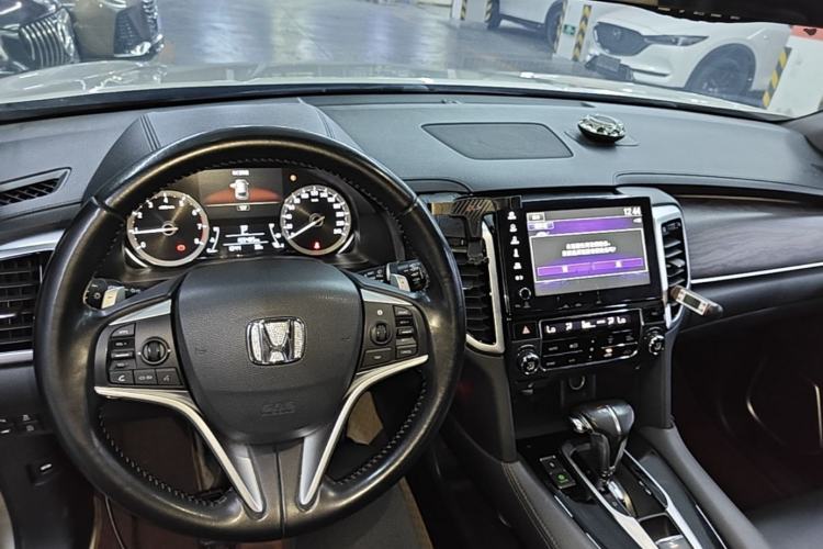 Used Honda UR-V 2017 240TURBO Two-Wheel Drive Luxury Edition China V Center Console