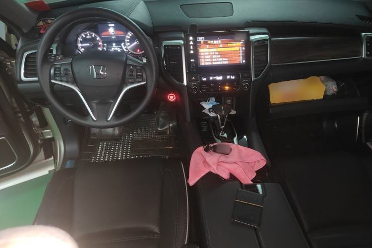Used Honda UR-V 2017 240TURBO Two-Wheel Drive Classic Edition China V Center Console