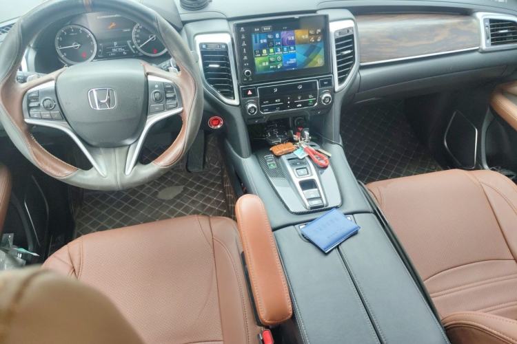 Used Honda UR-V 2017 370TURBO 2WD Prestige Edition China V Center Console