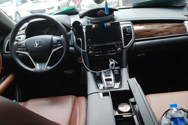 Used Honda UR-V 2017 370TURBO 2WD Prestige Edition China V Center Console