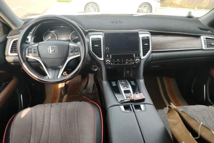 Used Honda UR-V 2017 370TURBO 2WD Prestige Edition China V Center Console