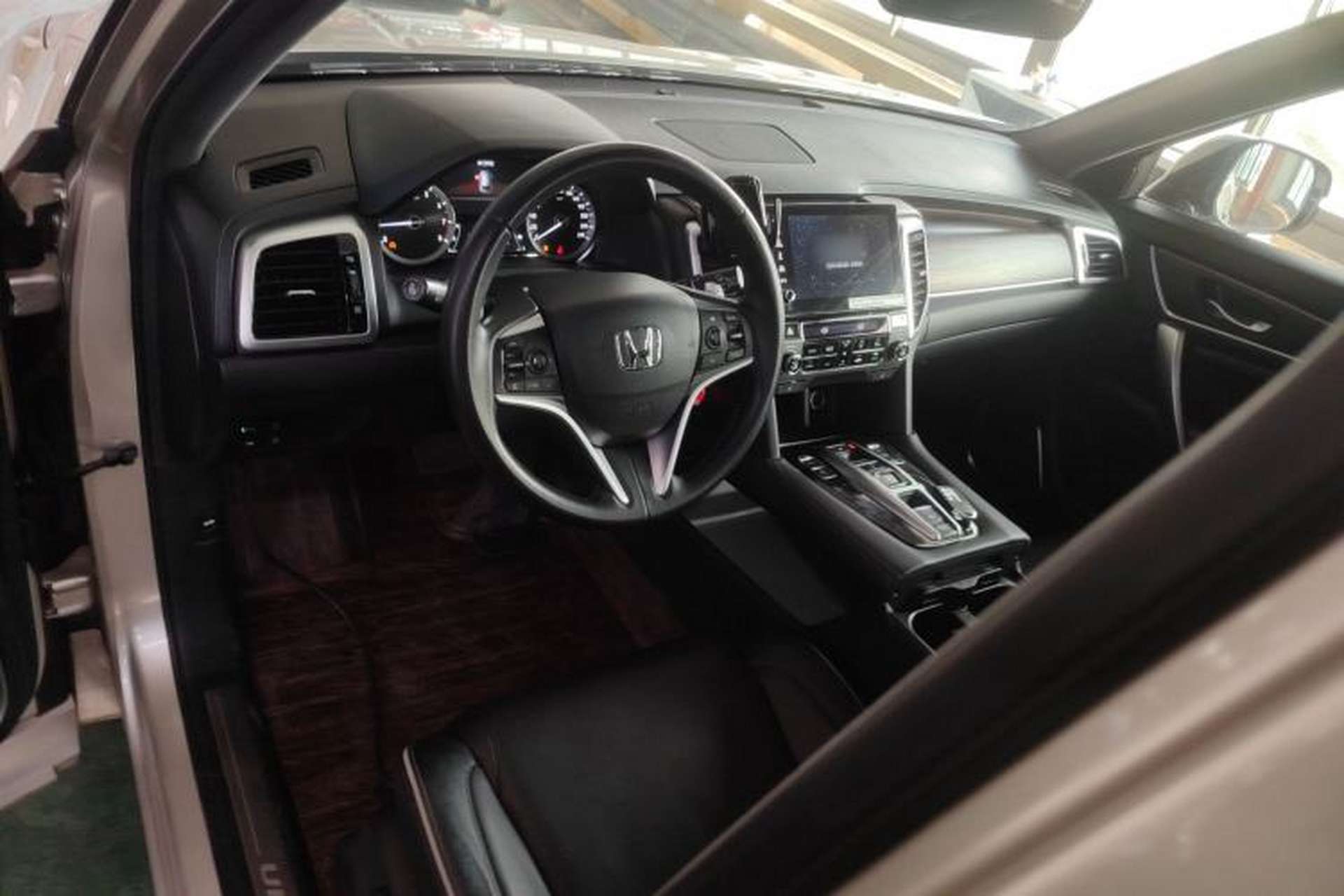 Used Honda UR-V 2017 370TURBO Four-Wheel Drive Prestige Edition China V Center Console