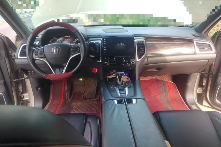 Used Honda UR-V 2017 240TURBO Two-Wheel Drive Luxury Edition China V Center Console