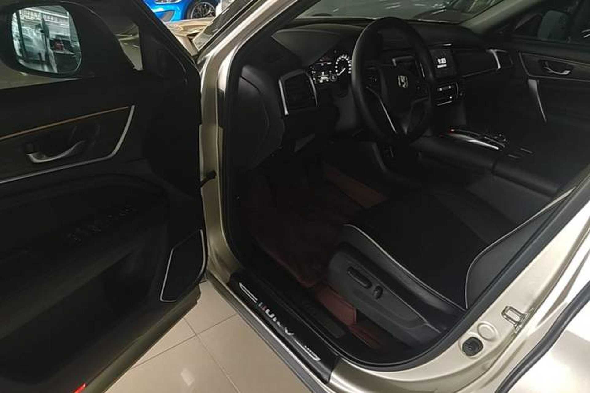Used Honda UR-V 2017 370TURBO 2WD Prestige Edition China V Driver Seat