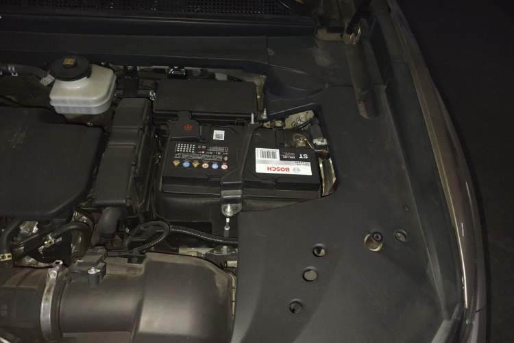 Used Honda UR-V 2017 370TURBO 2WD Prestige Edition China V Engine Bay Left