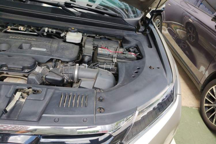 Used Honda UR-V 2017 370TURBO 2WD Prestige Edition China V Engine Bay Left