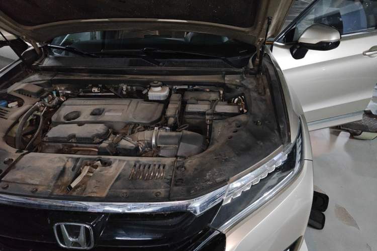 Used Honda UR-V 2017 370TURBO Four-Wheel Drive Prestige Edition China V Engine Bay Left
