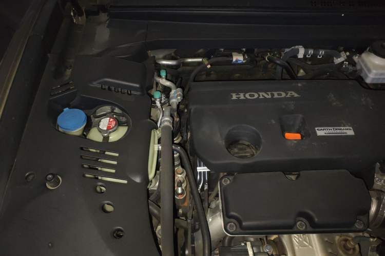 Used Honda UR-V 2017 370TURBO 2WD Prestige Edition China V Engine Bay Right