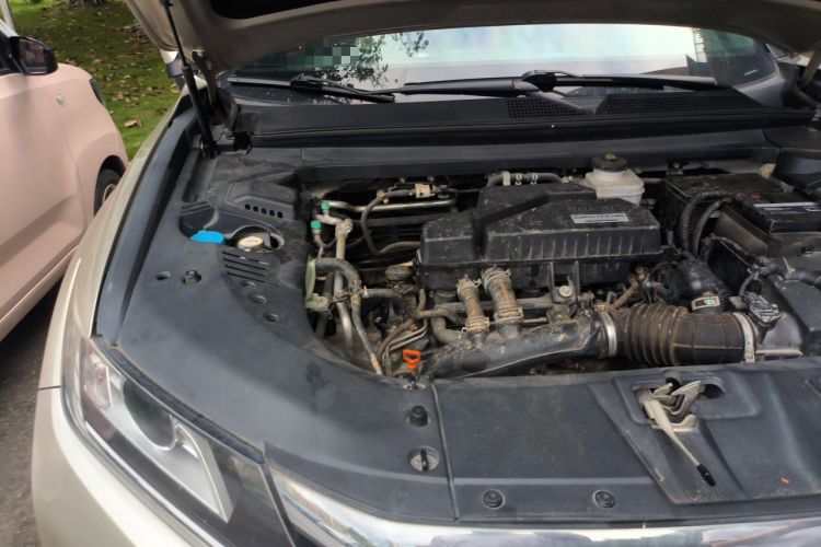 Used Honda UR-V 2017 240TURBO Two-Wheel Drive Classic Edition China V Engine Bay Right