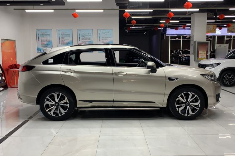 Used Honda UR-V 2017 240TURBO Two-Wheel Drive Classic Edition China V Exterior 2