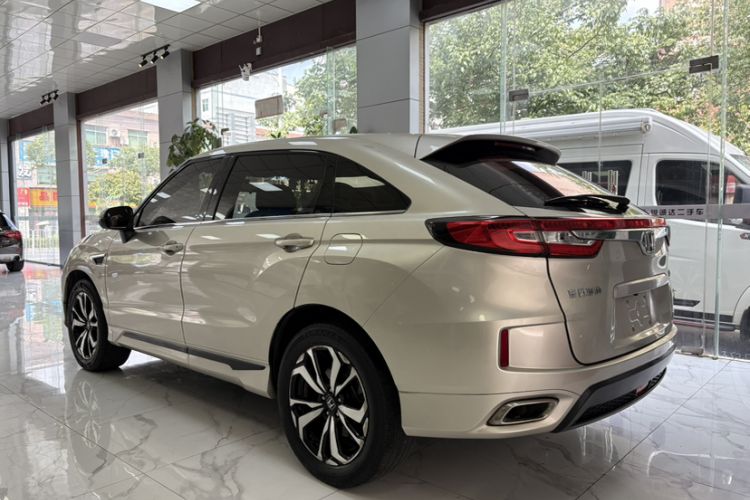 Used Honda UR-V 2017 240TURBO Two-Wheel Drive Classic Edition China V Exterior 3