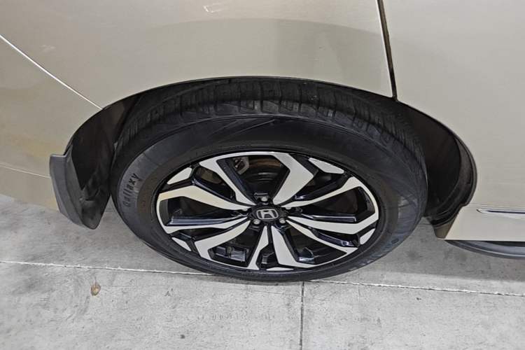 Used Honda UR-V 2017 240TURBO Two-Wheel Drive Luxury Edition China V Exterior 5