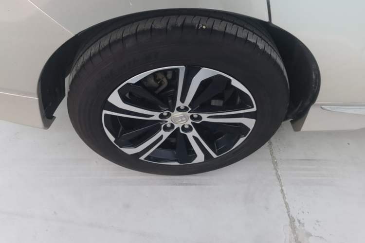 Used Honda UR-V 2017 370TURBO 2WD Prestige Edition China V Exterior 5