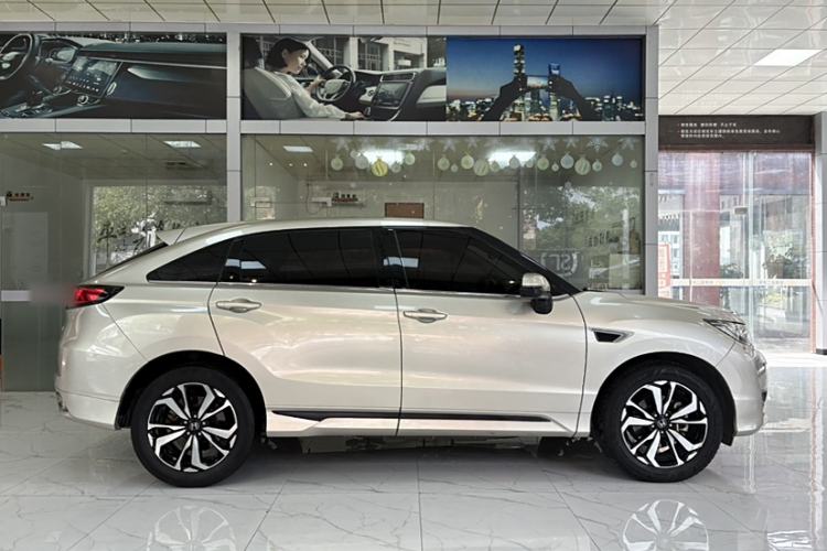 Used Honda UR-V 2017 240TURBO Two-Wheel Drive Classic Edition China V Exterior 5