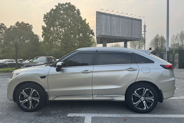 Used Honda UR-V 2017 370TURBO 2WD Prestige Edition China V Exterior 9