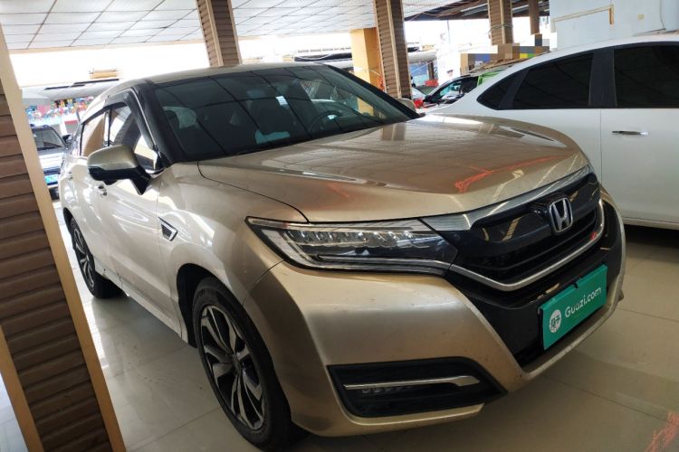Used Honda UR-V 2017 240TURBO Two-Wheel Drive Luxury Edition China V Front Right 45 Deg