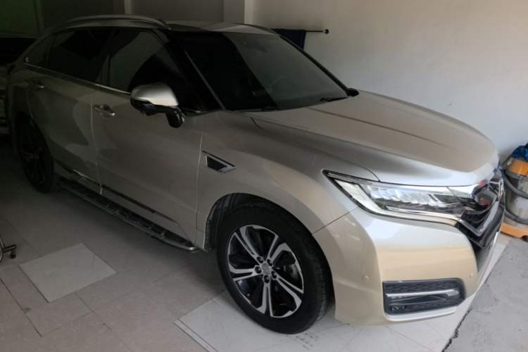 Used Honda UR-V 2017 370TURBO 2WD Prestige Edition China V Front Right 45 Deg