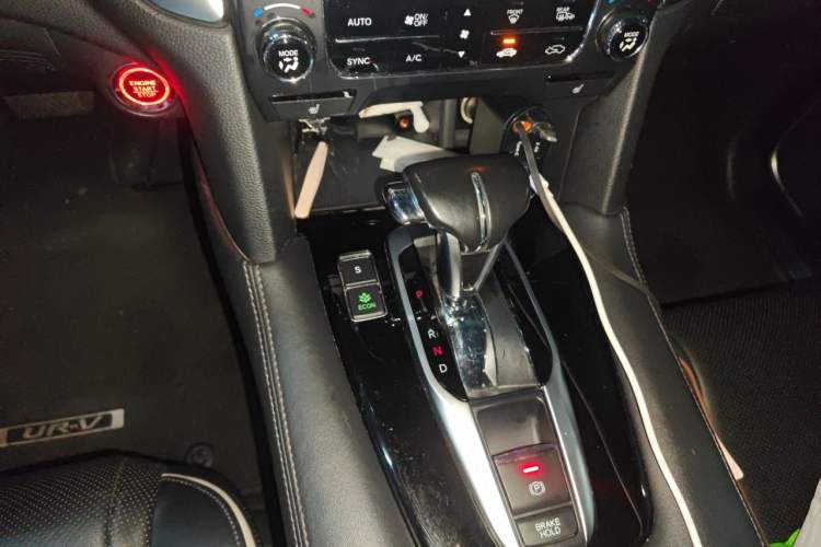Used Honda UR-V 2017 240TURBO Two-Wheel Drive Luxury Edition China V Gear Lever