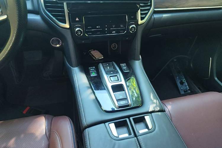 Used Honda UR-V 2017 370TURBO 2WD Prestige Edition China V Gear Lever