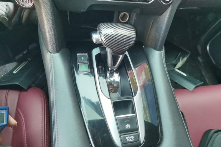 Used Honda UR-V 2017 240TURBO Two-Wheel Drive Classic Edition China V Gear Lever