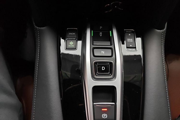 Used Honda UR-V 2017 370TURBO Four-Wheel Drive Prestige Edition China V Gear Lever
