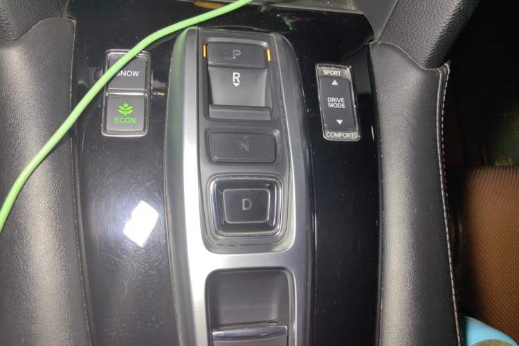 Used Honda UR-V 2017 370TURBO Four-Wheel Drive Prestige Edition China V Gear Lever