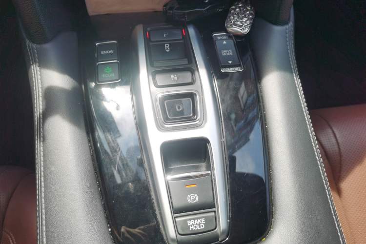 Used Honda UR-V 2017 370TURBO Four-Wheel Drive Prestige Edition China V Gear Lever