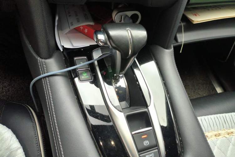 Used Honda UR-V 2017 240TURBO Two-Wheel Drive Classic Edition China V Gear Lever