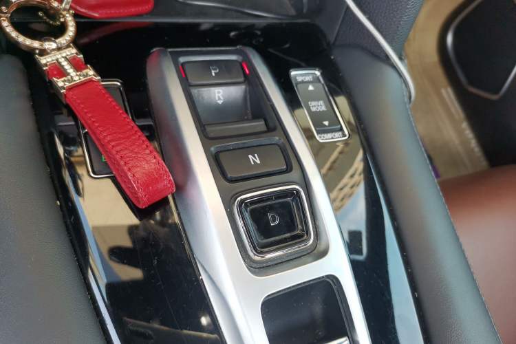 Used Honda UR-V 2017 370TURBO Four-Wheel Drive Prestige Edition China V Gear Lever