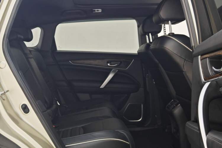 Used Honda UR-V 2017 240TURBO Two-Wheel Drive Luxury Edition China V Interior 9