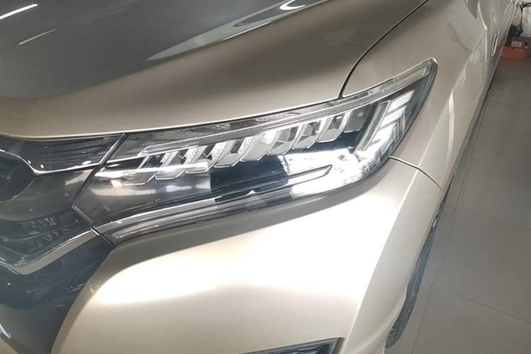 Used Honda UR-V 2017 370TURBO 2WD Prestige Edition China V Left Front Headlight