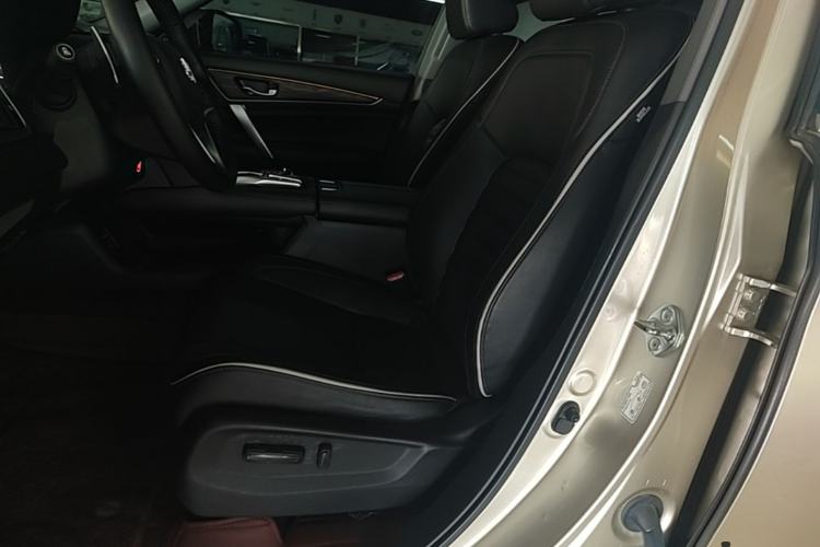 Used Honda UR-V 2017 370TURBO 2WD Prestige Edition China V Left Front Seat