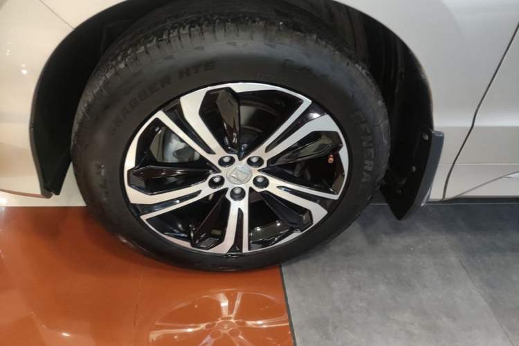 Used Honda UR-V 2017 370TURBO 2WD Prestige Edition China V Left Front Wheel Hub
