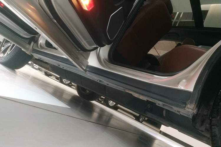 Used Honda UR-V 2017 370TURBO 2WD Prestige Edition China V Left Side Sill