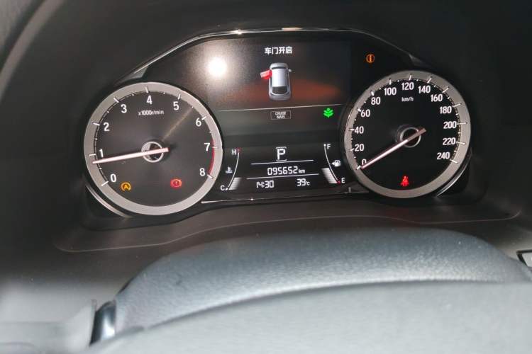 Used Honda UR-V 2017 370TURBO 2WD Prestige Edition China V Odometer Close Up