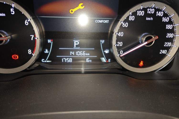 Used Honda UR-V 2017 370TURBO Four-Wheel Drive Prestige Edition China V Odometer Close Up