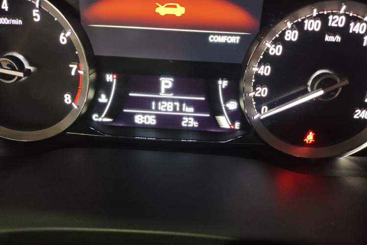 Used Honda UR-V 2017 370TURBO Four-Wheel Drive Prestige Edition China V Odometer Close Up