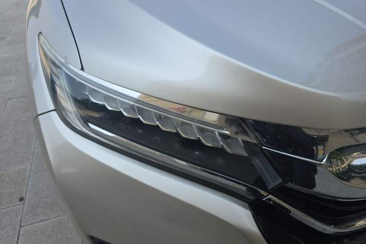 Used Honda UR-V 2017 370TURBO 2WD Prestige Edition China V Right Front Headlight