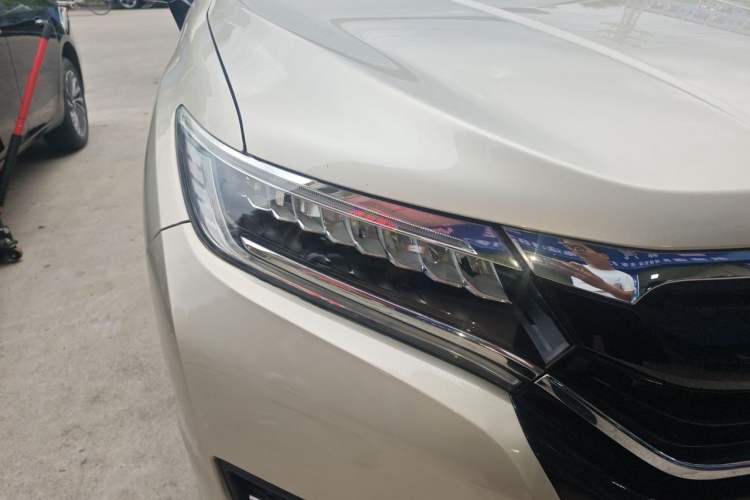 Used Honda UR-V 2017 370TURBO Four-Wheel Drive Prestige Edition China V Right Front Headlight