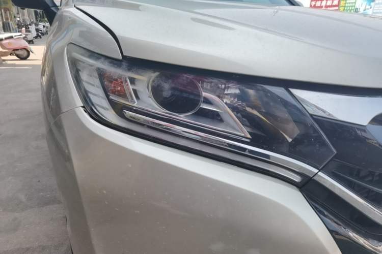 Used Honda UR-V 2017 240TURBO Two-Wheel Drive Classic Edition China V Right Front Headlight