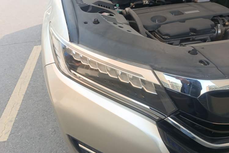 Used Honda UR-V 2017 370TURBO Four-Wheel Drive Prestige Edition China V Right Front Headlight