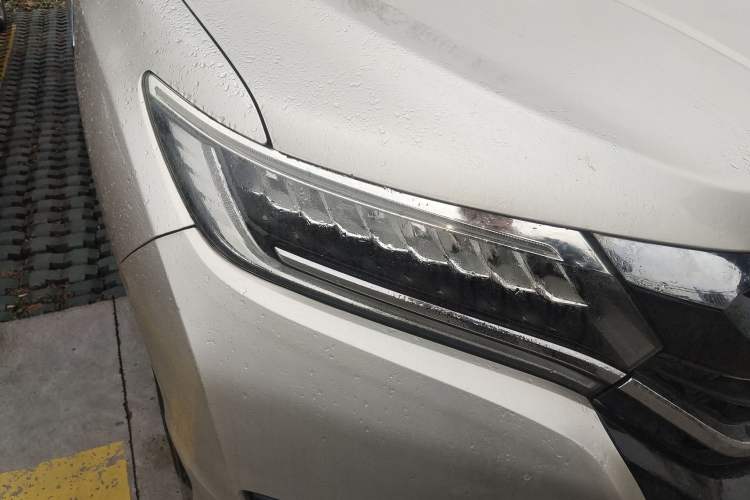 Used Honda UR-V 2017 370TURBO 2WD Prestige Edition China V Right Front Headlight